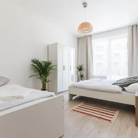 Brand New And Sunny Apt. With Netflix Prag