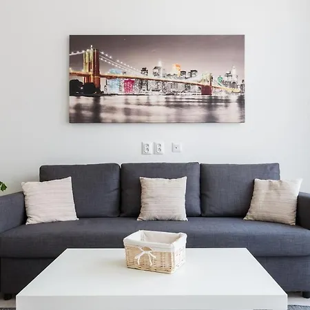 Brand New And Sunny Apt. With Netflix * Prag