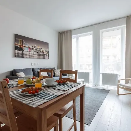 Brand New And Sunny Apt. With Netflix *