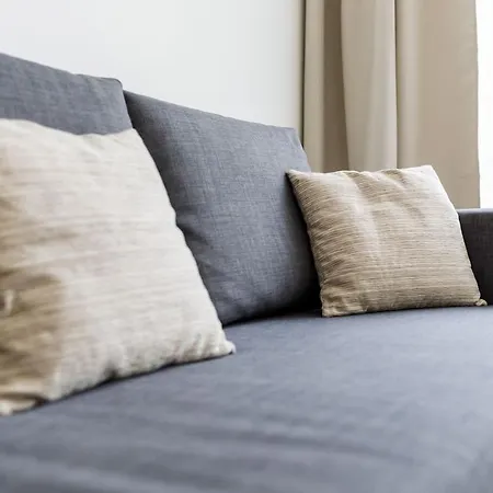 Apartment Brand New And Sunny Apt. With Netflix Prag