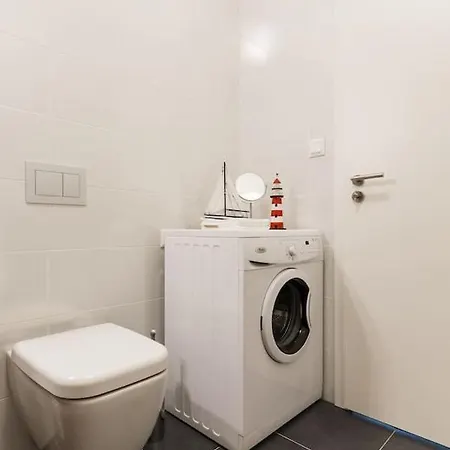 Apartment Brand New And Sunny Apt. With Netflix Prag