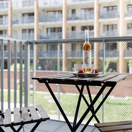 Apartment Brand New And Sunny Apt. With Netflix