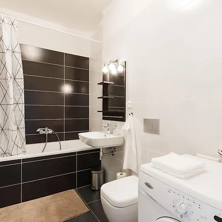 Brand New And Sunny Apt. With Netflix * Prag